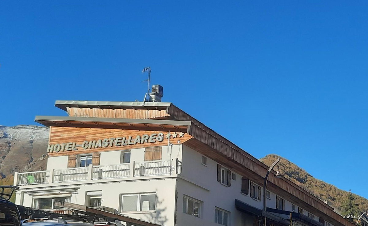 Hotel · Hôtel Chastellares, Auron