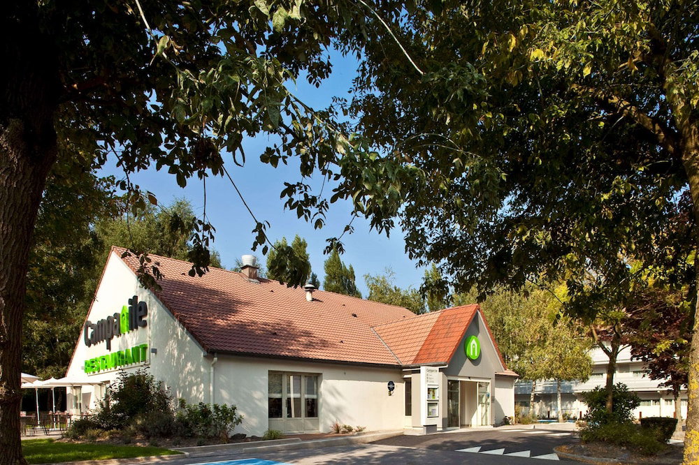 Hotel · Campanile Valenciennes Ouest - Petite Foret, Valenciennes