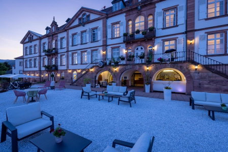 Hôtel Val-Vignes Colmar Haut-Koenigsbourg, The Originals Relais, Selestat, France