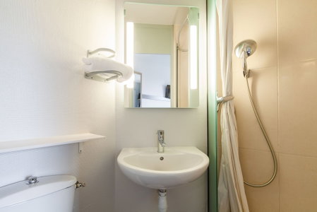 B&B HOTEL Evry Lisses (1), Corbeil-Essonnes, France