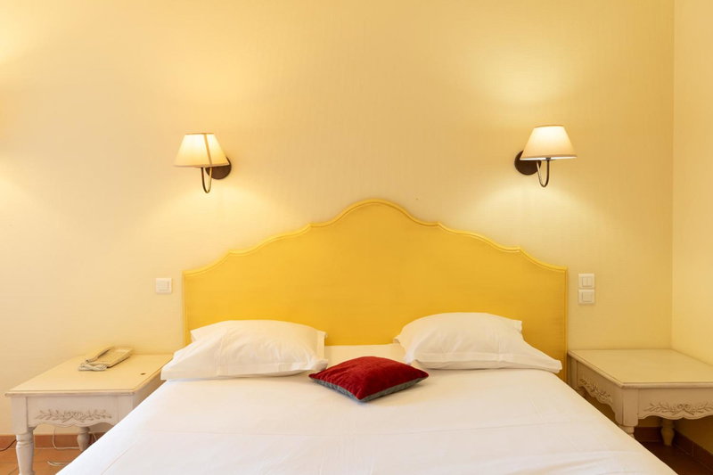 Golden Tulip Avignon Le Paradou, Le Pontet, France