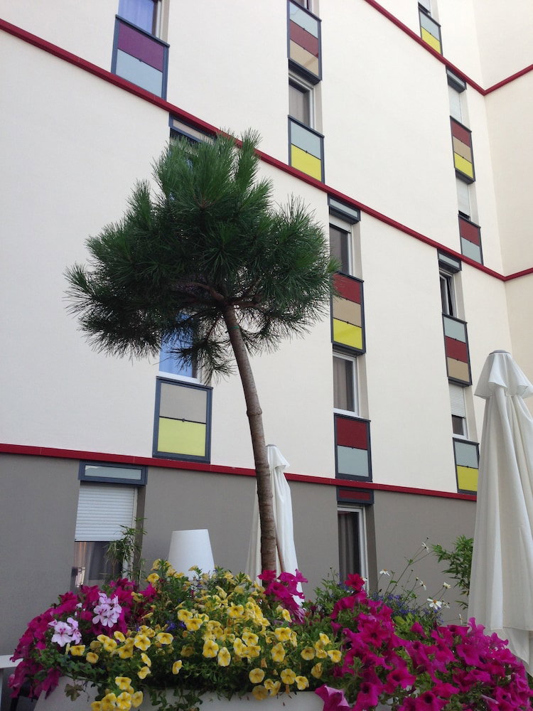 Apparthotel Privilodges Carré de Jaude, France