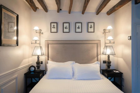 Hotel Saint-Louis en L'Isle - Notre-Dame, Paris, France
