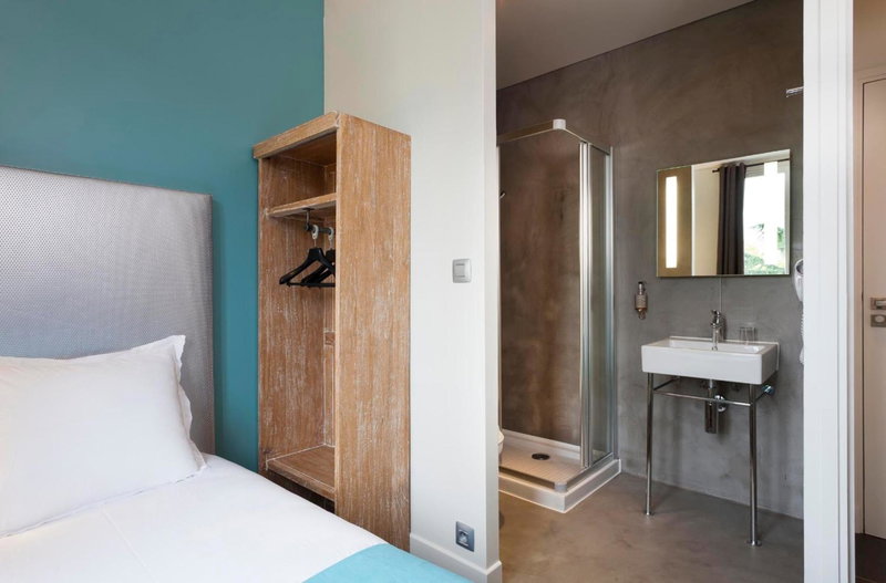 Hotel Douglas, Puteaux, France