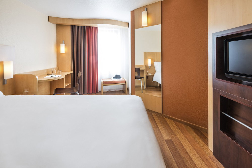 ibis Nantes Centre Tour Bretagne, France