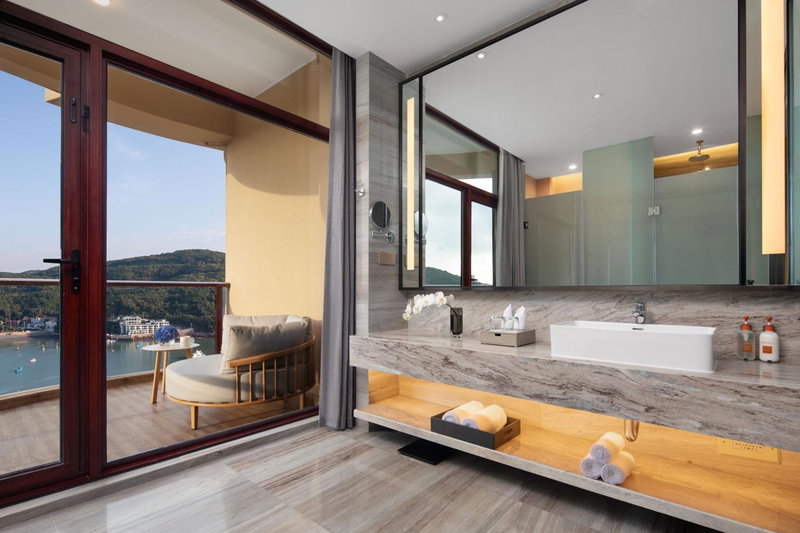 Crowne Plaza Zhoushan Seaview by IHG, Shenjiamen, China