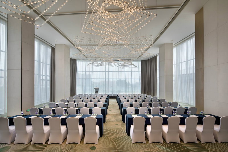 Holiday Inn Zhengzhou Riverside by IHG, Zhengzhou, China