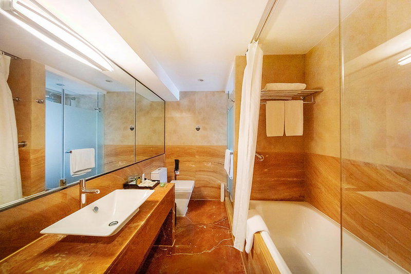 Hampton by Hilton Zhuhai Gongbei Port, Zhuhai, China