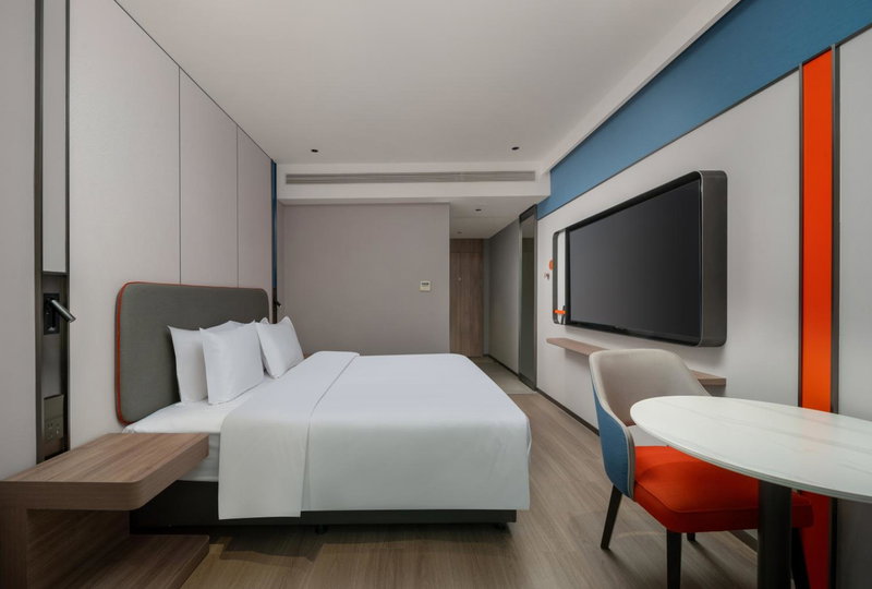 Holiday Inn Express Zhengzhou Garden Road, Zhengzhou, China