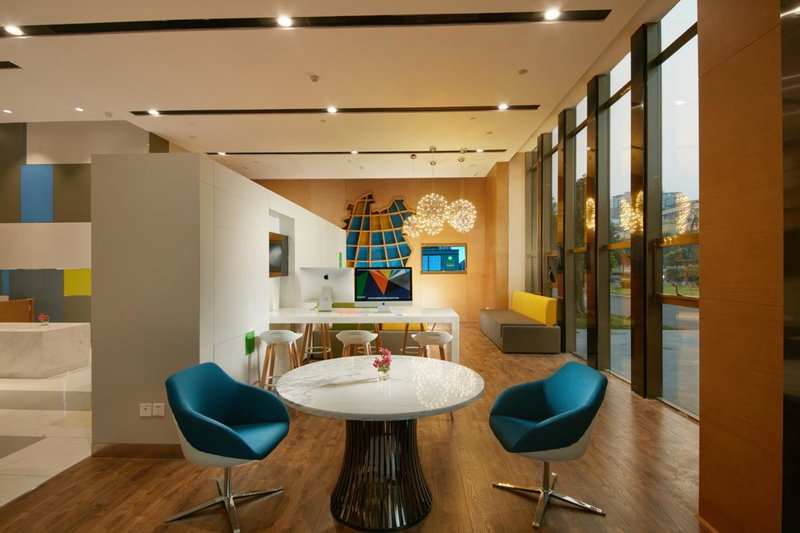 Holiday Inn Express Leshan City Square by IHG - High Speed Rail and Leshan Giant Buddha, Leshan, 中国