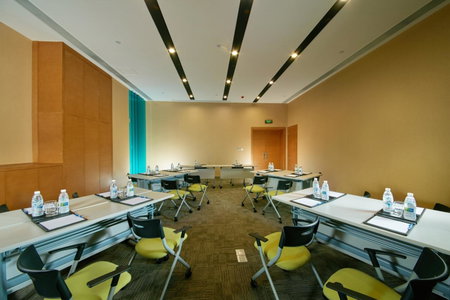 Holiday Inn Express Leshan City Square by IHG - High Speed Rail and Leshan Giant Buddha, Leshan, 中国