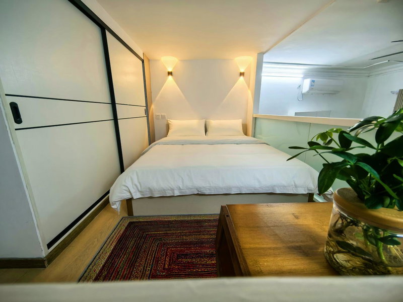 Shanghai Hills & Zinn Courtyard Guesthouse with 2Bedrooms close to Line 9, Shanghai, 中国