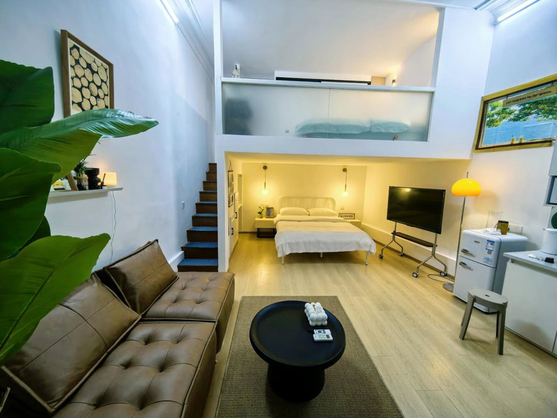 Shanghai Hills & Zinn Courtyard Guesthouse with 2Bedrooms close to Line 9, Shanghai, 中国