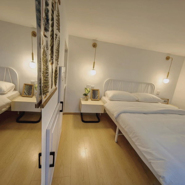 Shanghai Hills & Zinn Courtyard Guesthouse with 2Bedrooms close to Line 9, Shanghai, 中国