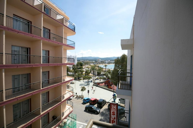 The Blue Apartments by Ibiza Feeling - Adult Only, Sant Antoni de Portmany, Espagne