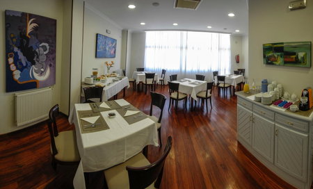 Hotel Vigo Plaza, Vigo, Spain