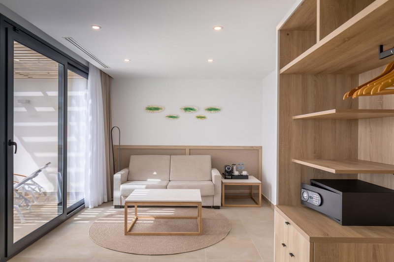 Barceló Nura, Mao, Espagne