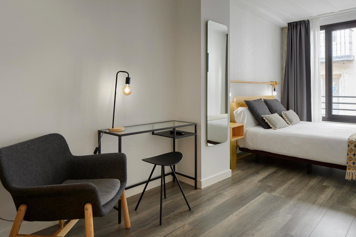 Hotel · Hostal Arriazu, Pamplona