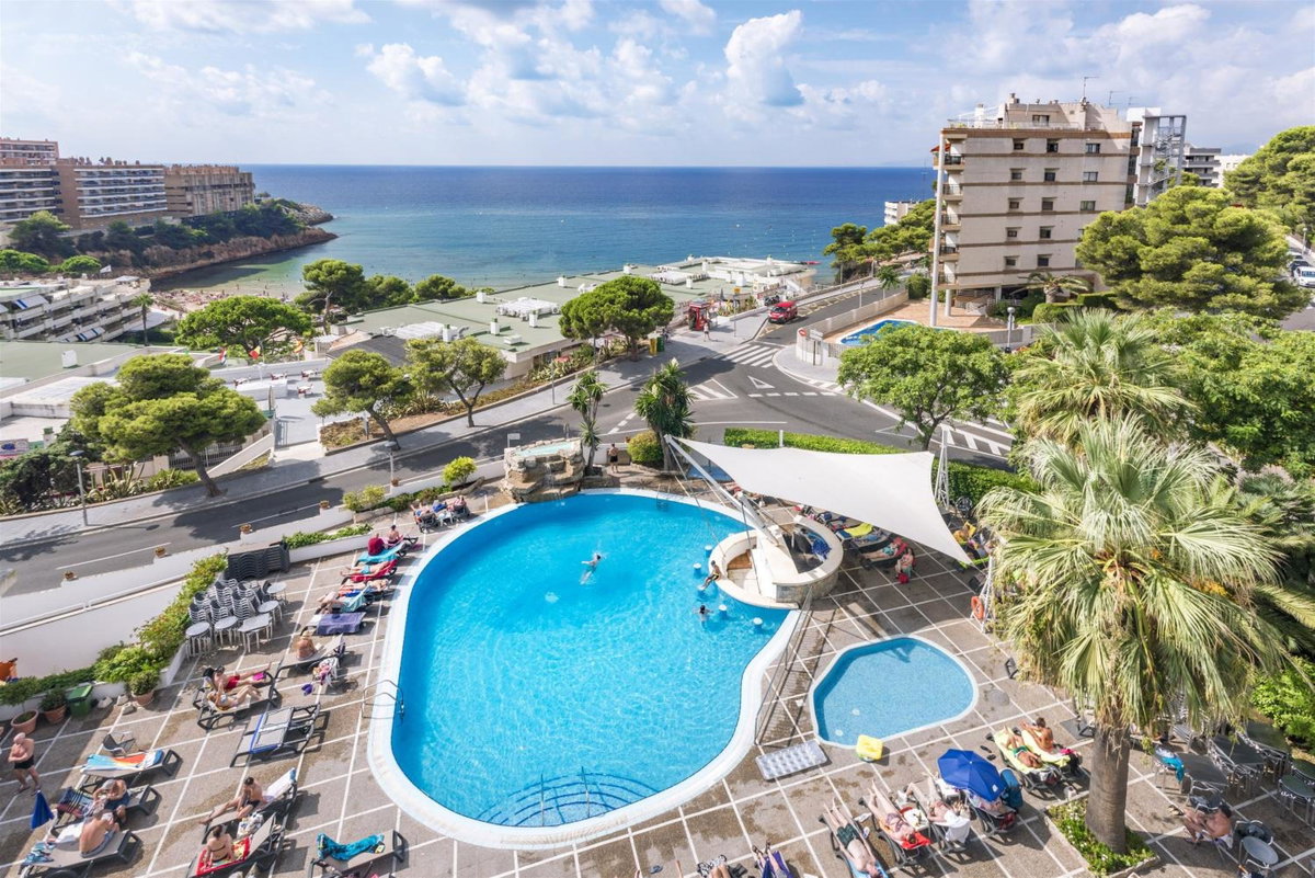 Отель · 4R Salou Park Resort I, Salou