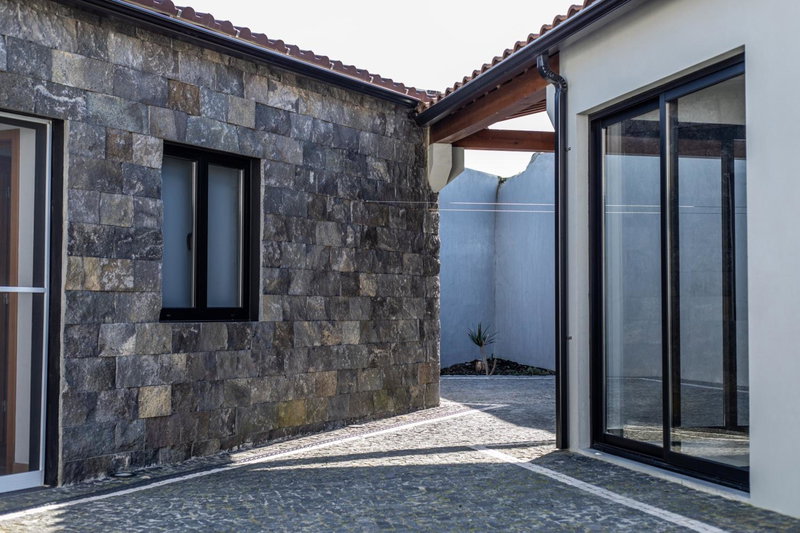 Carvão PDL Inn, Ponta Delgada, Portugal