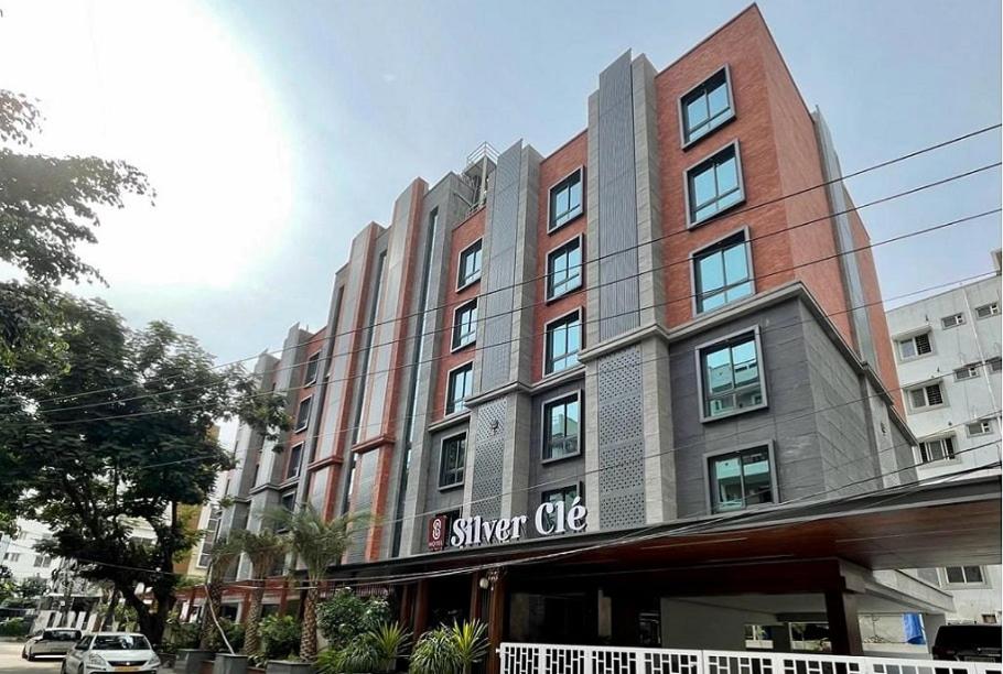Hotel Silver Cle Hitech City Madhapur, India