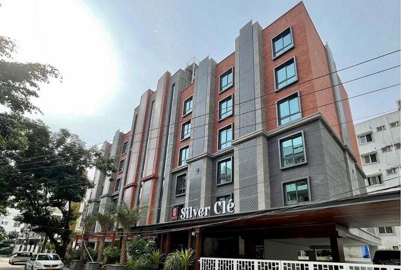 Hotel Silver Cle Hitech City Madhapur, Kukatpalli, India