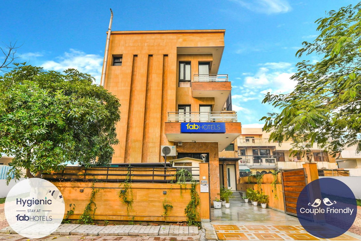 FabHotel Rallkmas - DLF Phase 2 & MG Road Metro, India
