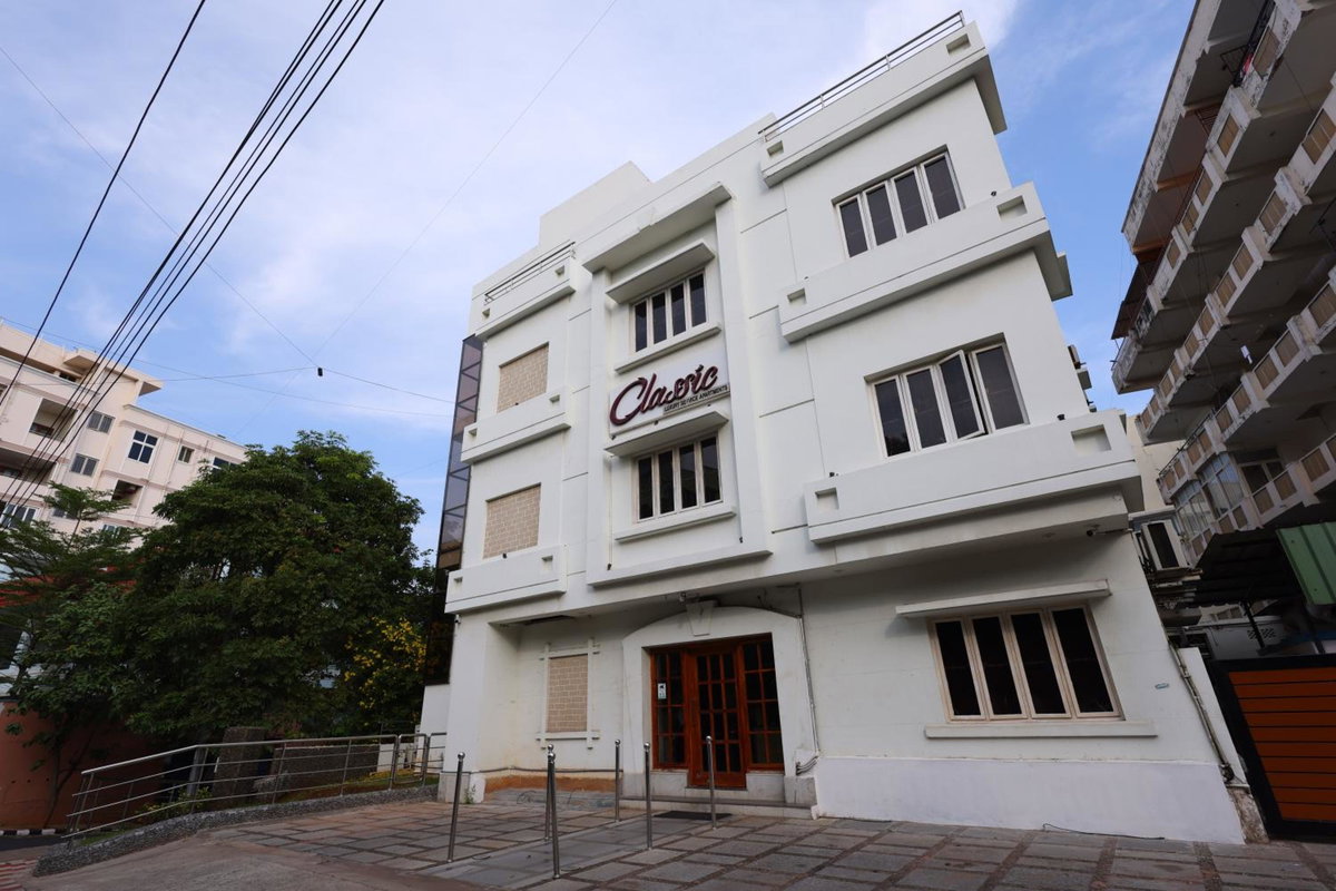 Classic Boutique Hotel & Luxury Service Apartments, Индия