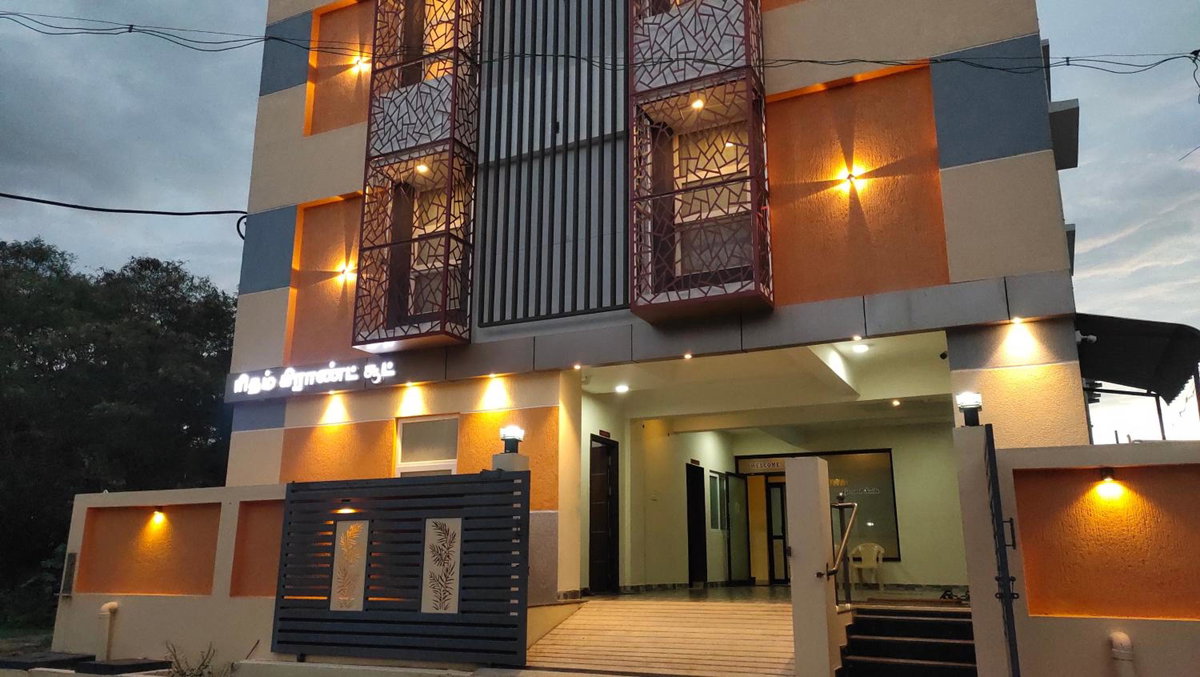 Hôtel · Hotel Rhythm Grand Suite, Tiruchchirāppalli