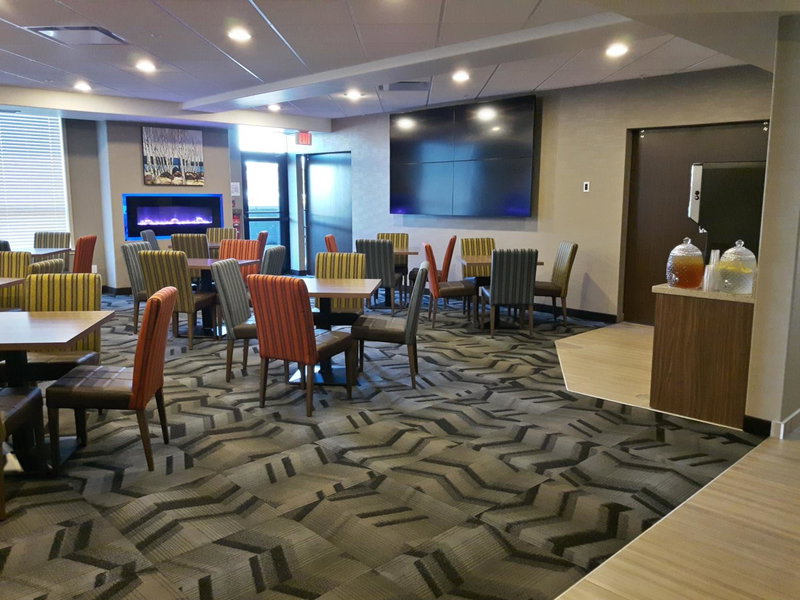 Encore Suites by Service Plus Inns, Grande Prairie, Канада
