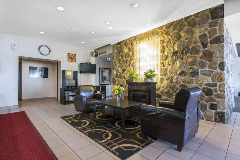 Econo Lodge, Greater Sudbury, Canada