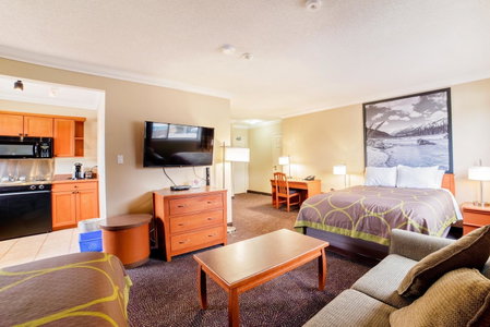 Super 8 by Wyndham Castlegar BC, Castlegar, Canada