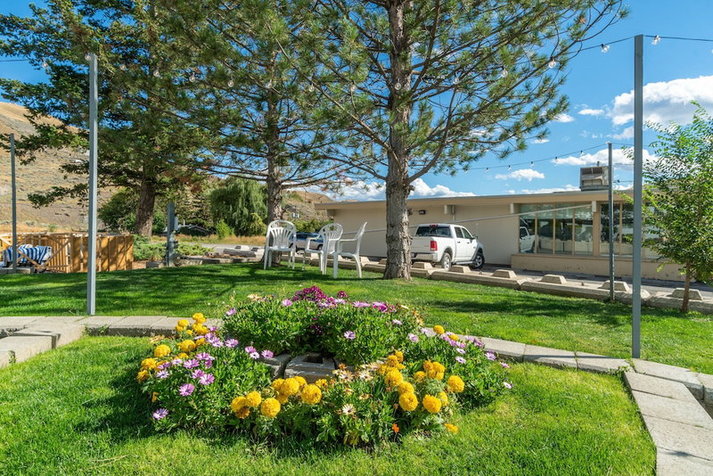 Canadas Best Value Desert Inn & Suites Cache Creek, Cache Creek, Canada