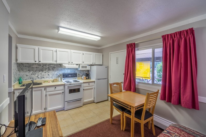 Canadas Best Value Desert Inn & Suites Cache Creek, Cache Creek, Canada