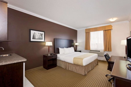 Ramada by Wyndham Cold Lake, Cold Lake, Канада
