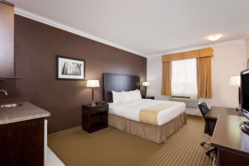 Ramada by Wyndham Cold Lake, Cold Lake, Канада