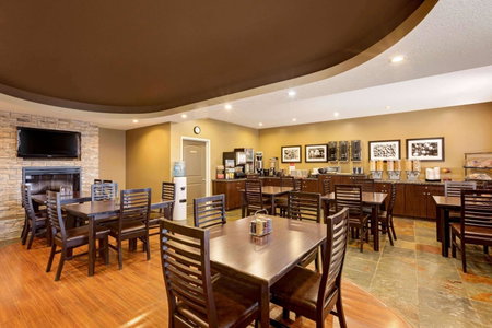 Ramada by Wyndham Cold Lake, Cold Lake, Канада