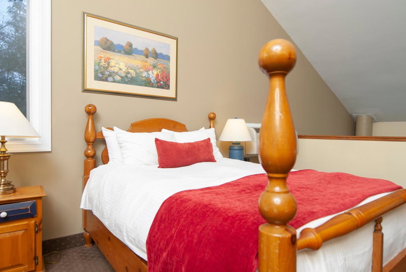 Rocky Crest Golf Resort, MacTier, Canada