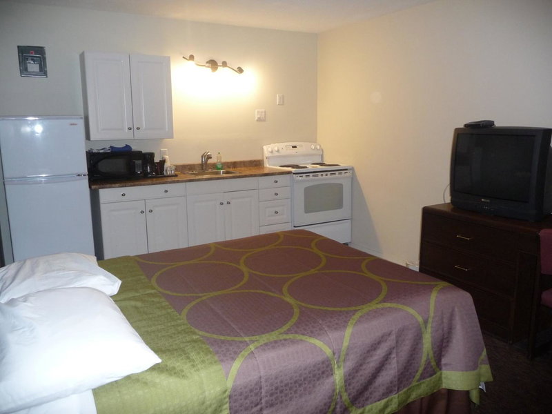 Super 8 by Wyndham Kamloops East, Kamloops, Canada