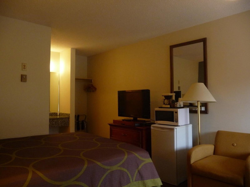 Super 8 by Wyndham Kamloops East, Kamloops, Canada