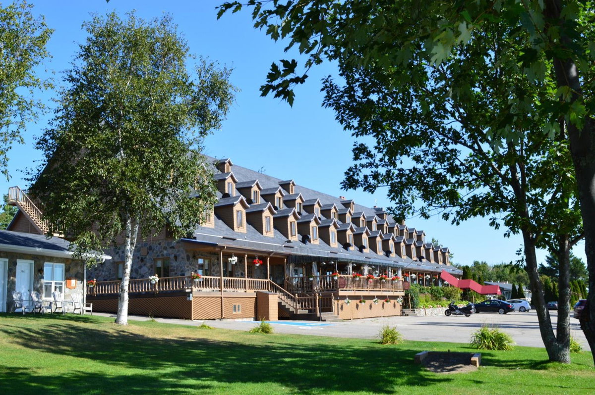 Hôtel · Hotel Cap-aux-Pierres, L'Isle-aux-Coudres