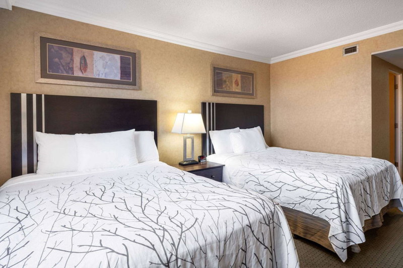 Travelodge by Wyndham Prince Albert, Prince Albert, Canada