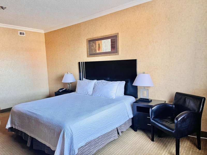 Travelodge by Wyndham Prince Albert, Prince Albert, Canada