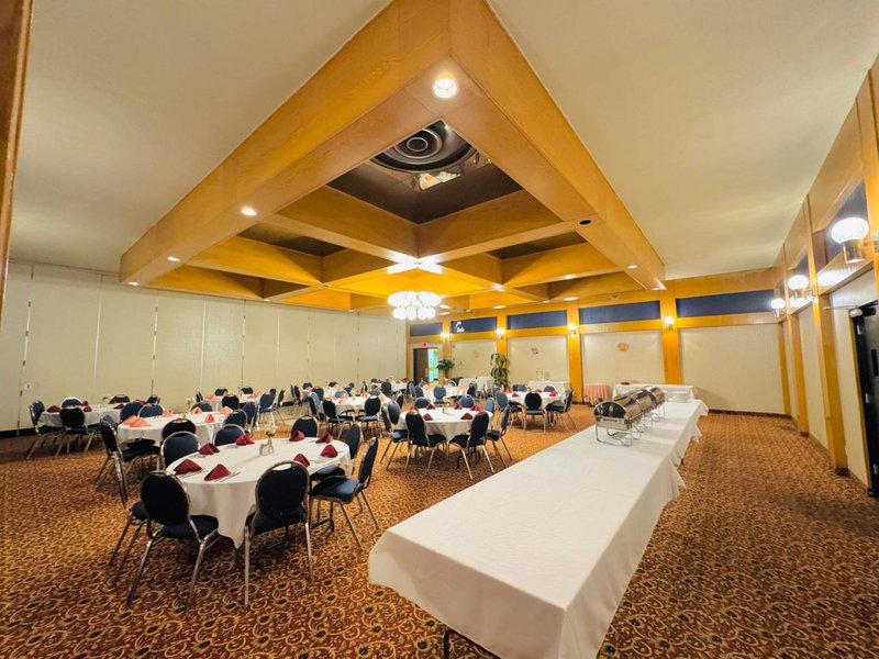Travelodge by Wyndham Prince Albert, Prince Albert, Canada