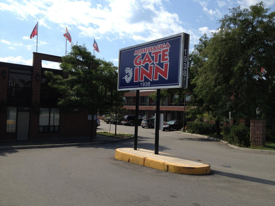 Mississauga Gate Inn, Islington-City Centre West, Канада
