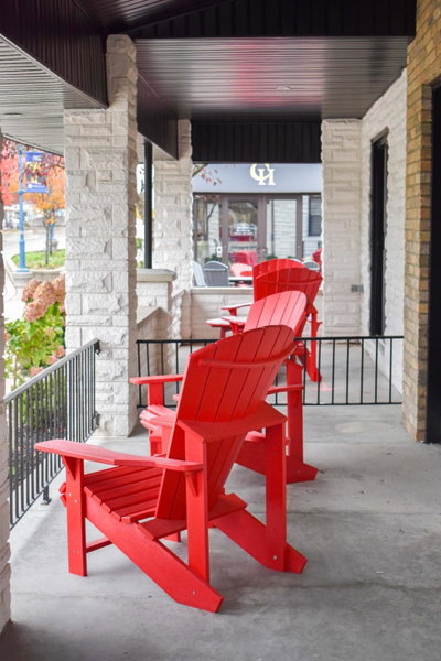 Colonial Hotel & Suites, Grand Bend, Canadá