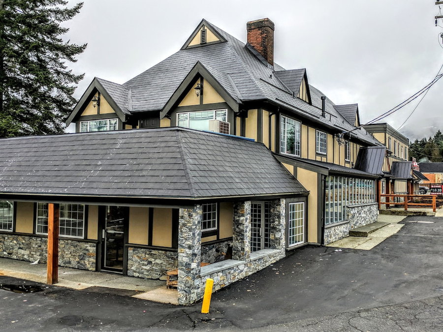 Riverside Inn, Lake Cowichan, Canada