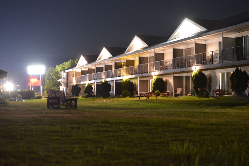 Monashee Motel, Kanada