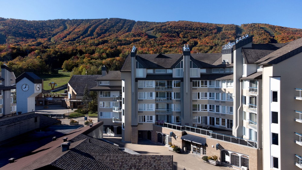 Отель · Hébergement Mont-Sainte-Anne, Beaupre
