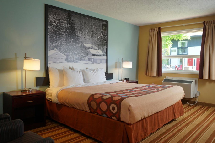 Jolly Roger Inn & Resort, Seguin, Canada